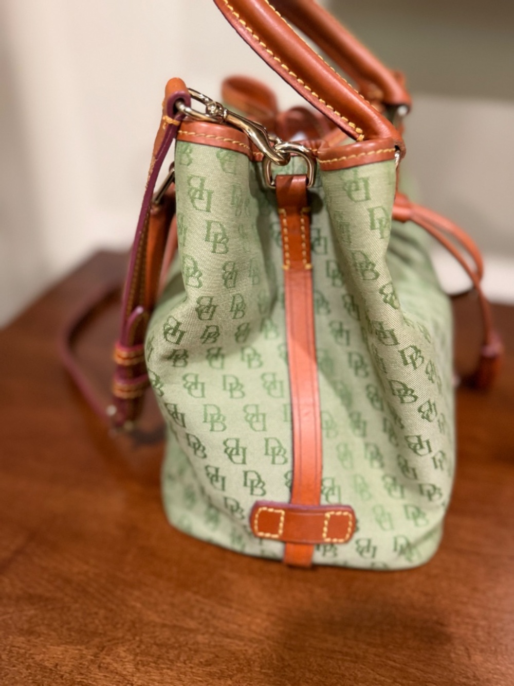 Green Dooney & Bourke Bucket Bag - Picture 4 of 4